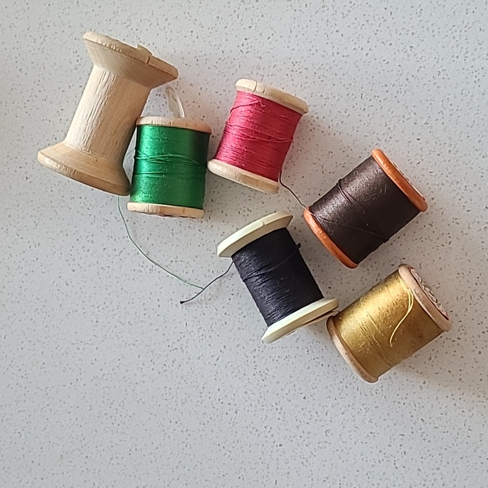 Vintage threads - Picture 4 of 4
